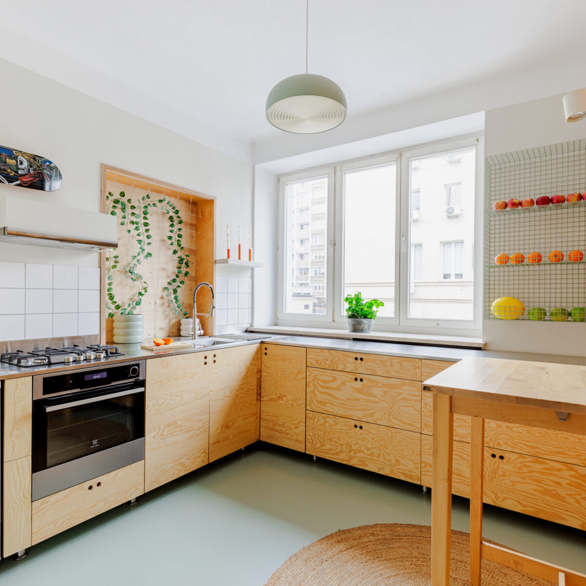 Zabytkowa kamienica, obok Łazienek