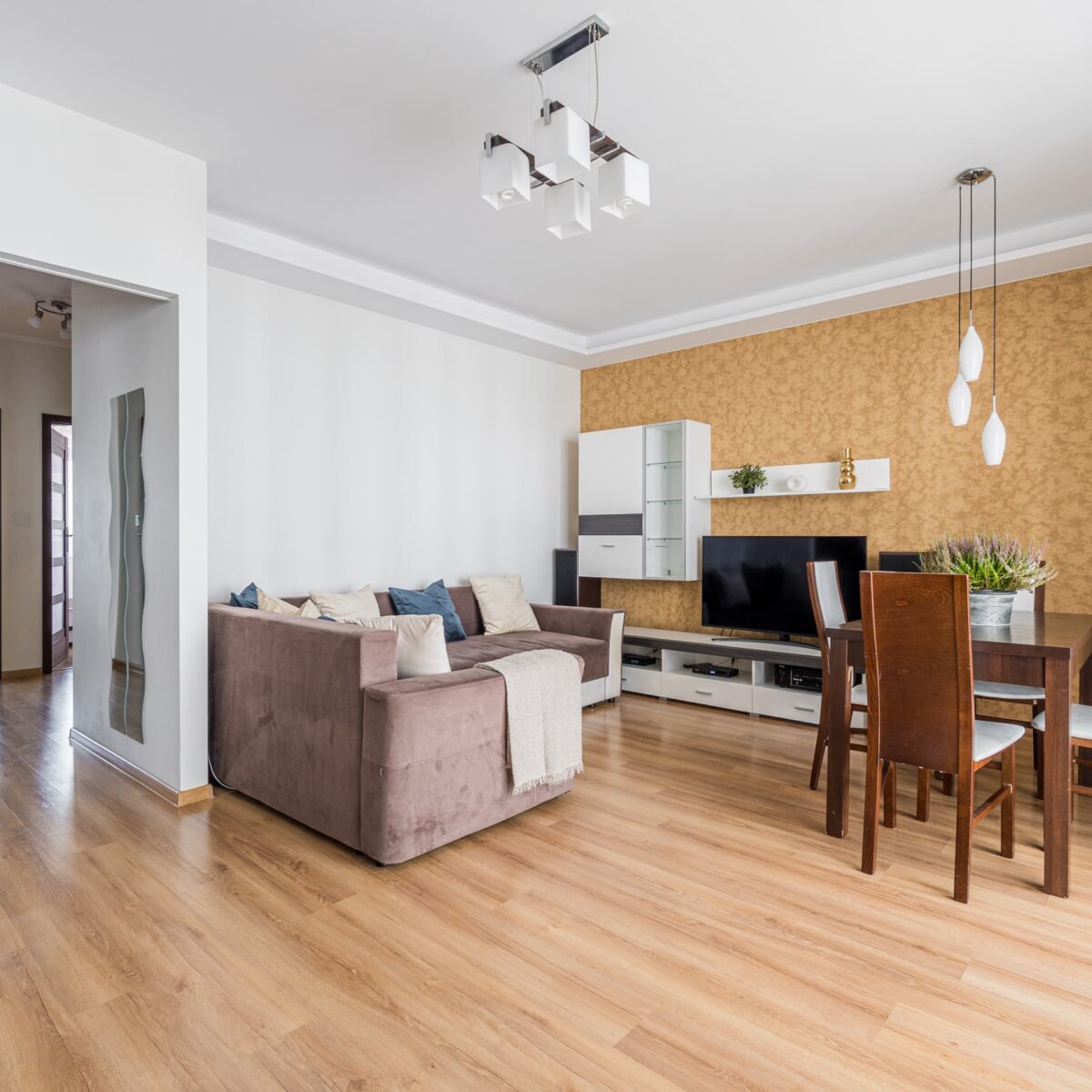 Blisko stacji Metro Młociny