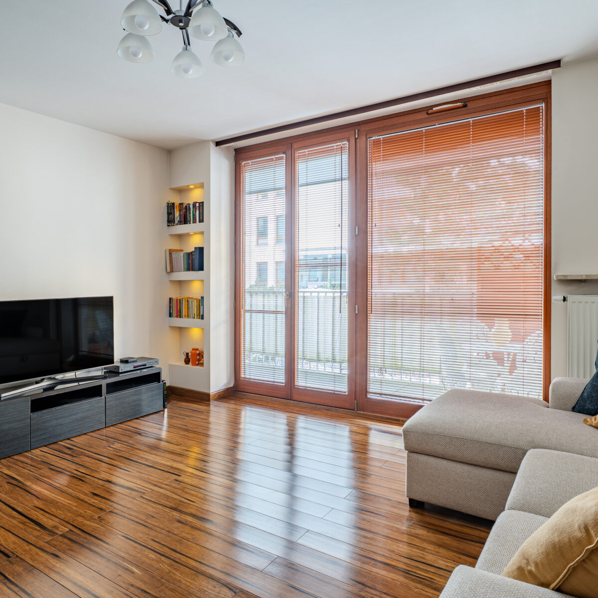 Jasne 2 pokoje z dużą loggią | Lazurowa | Kameralne osiedle